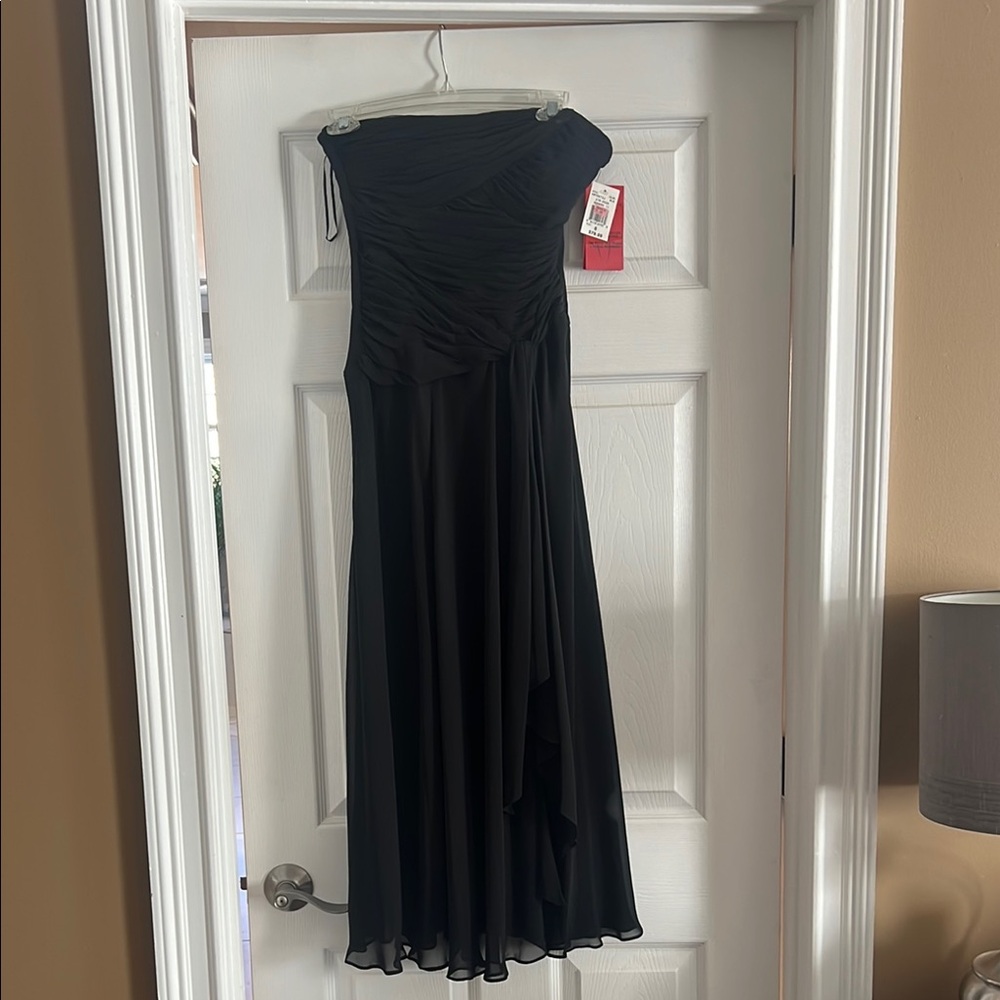 Elegant Black Strapless Evening Gown